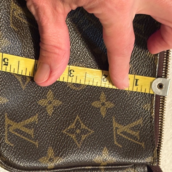 Louis Vuitton Brown Monogram Clutch - Picture 4 of 5
